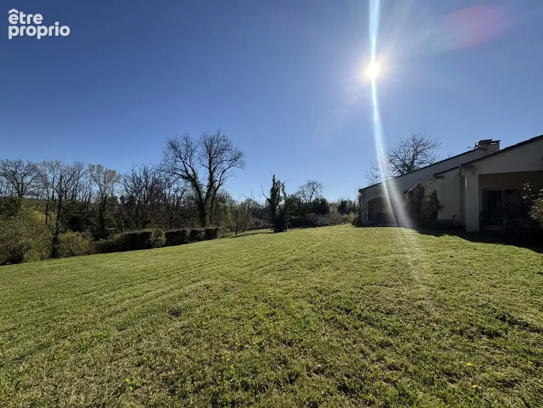 Superbe villa de 220 m2 avec accès direct au Lot - photo 20