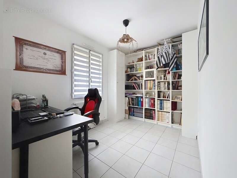 Maison à CHARENTILLY