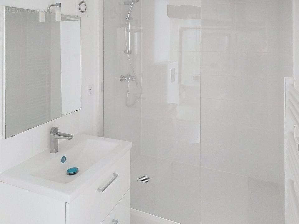 Appartement à MONTMEYAN