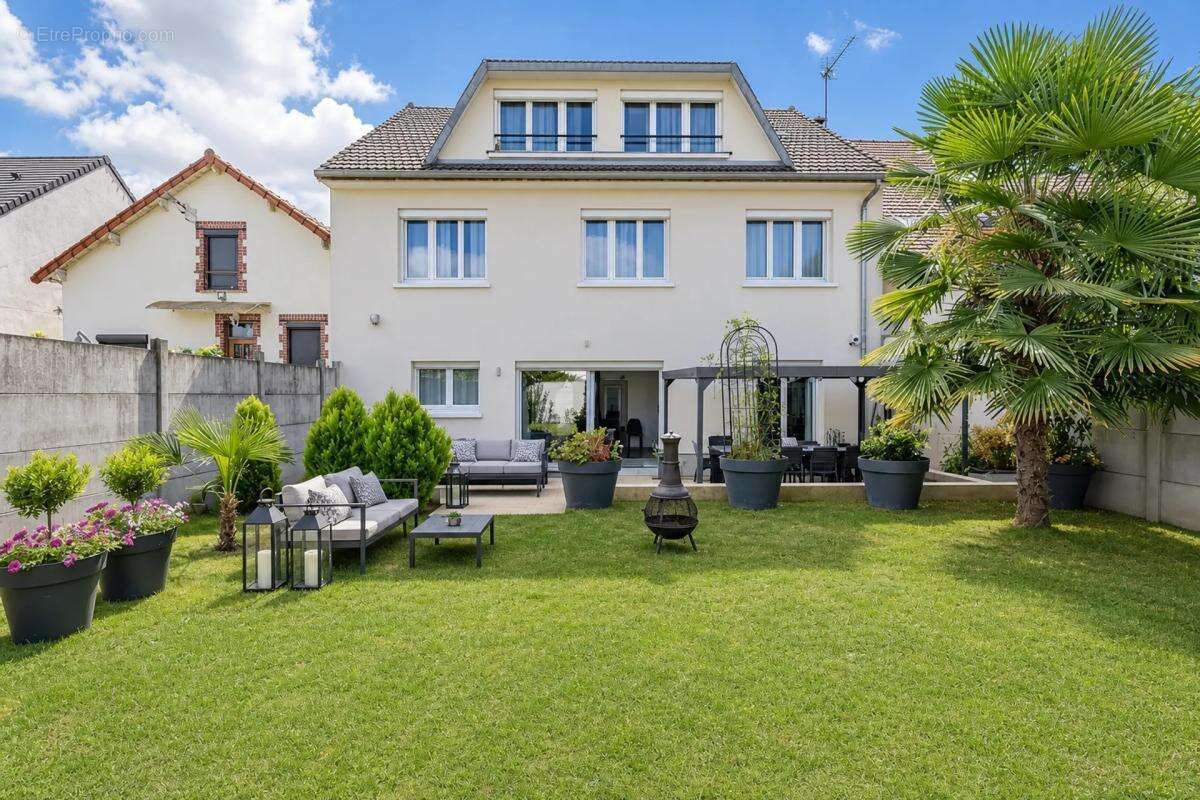 Maison à PARAY-VIEILLE-POSTE