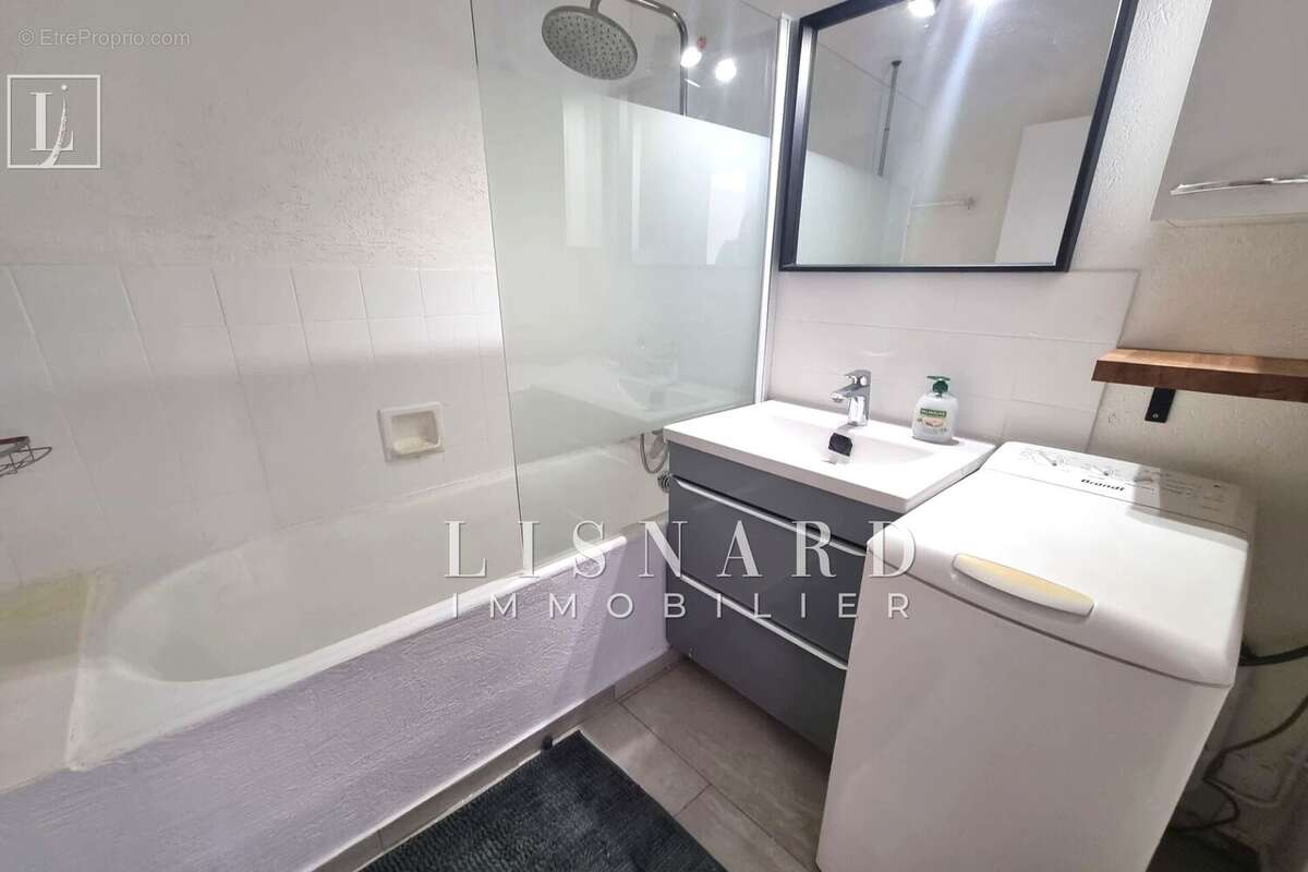 Appartement à VALLAURIS