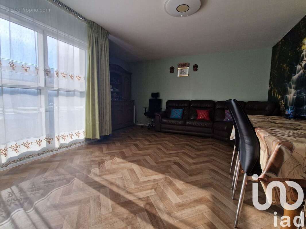 Photo 2 - Appartement à NOISIEL