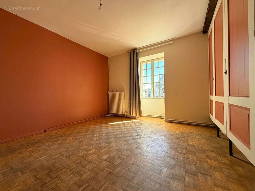 Maison à NEUILLY-SAINT-FRONT