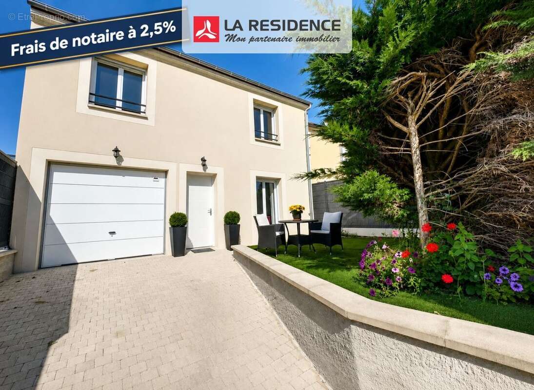 Maison à MAULE