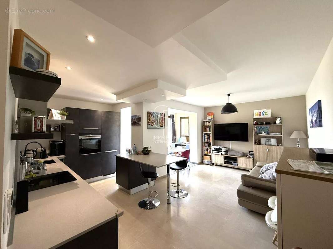 Appartement à VILLENEUVE-LOUBET