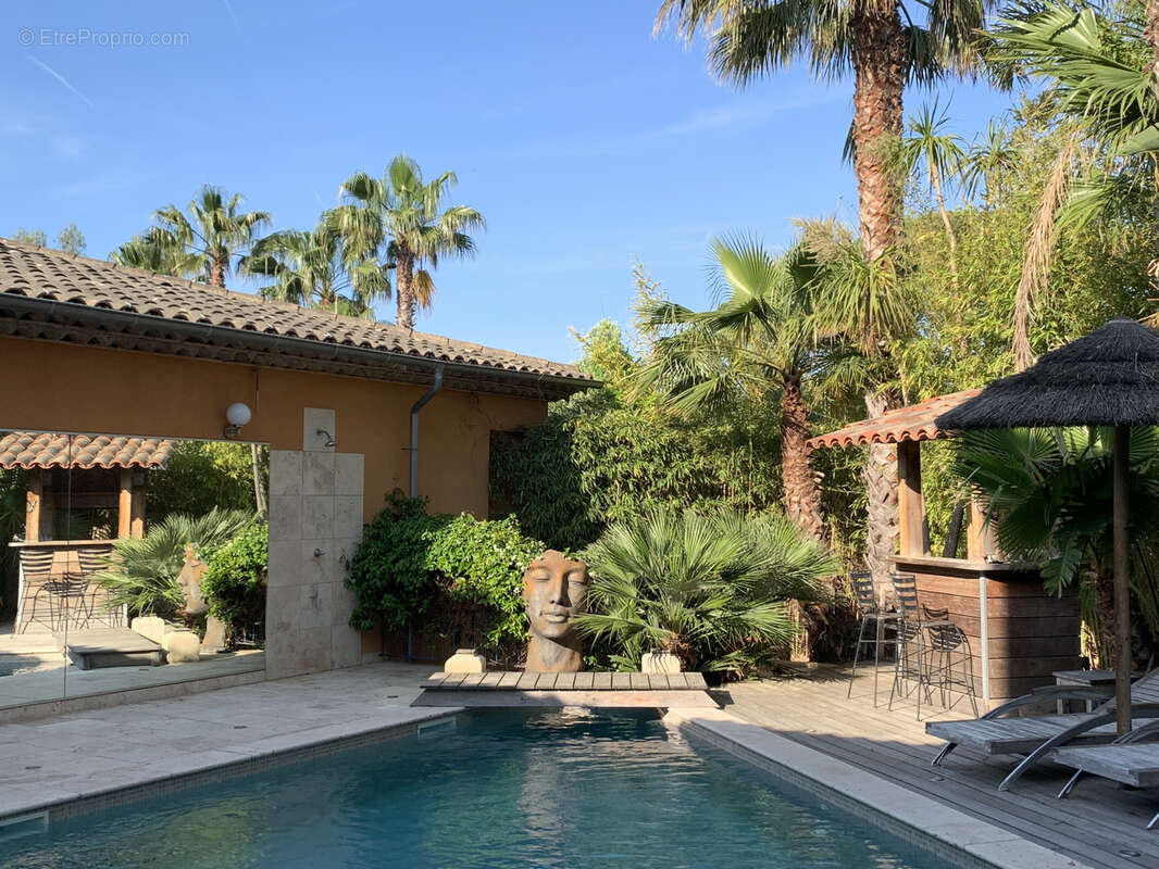 Villa lumineuse avec piscine, à deux pas du centre-ville de Sainte-Maxime - photo 5