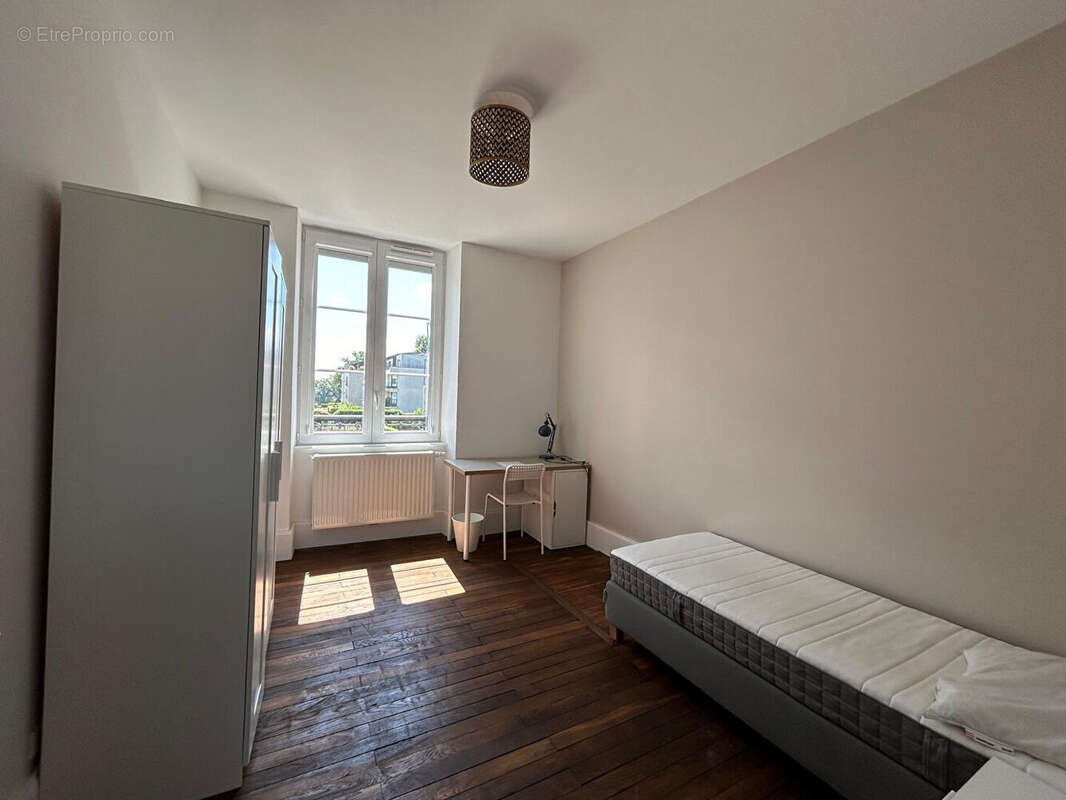 Maison à SAINT-JEAN-DE-BRAYE