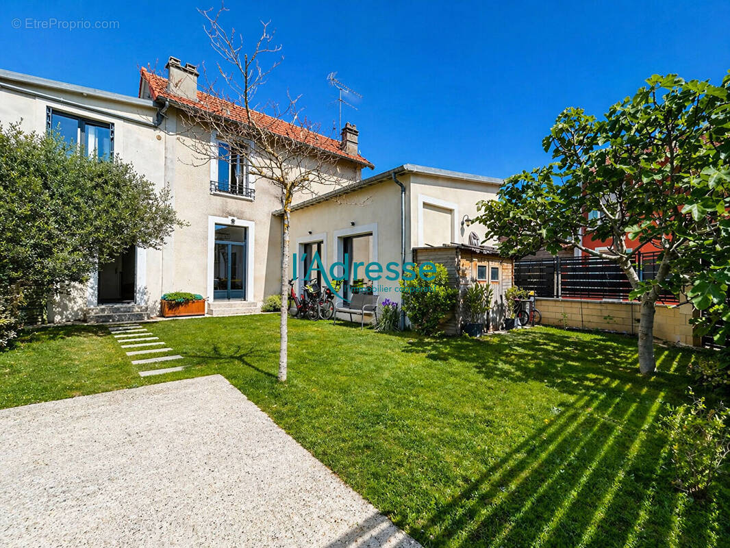 Maison à NANTERRE