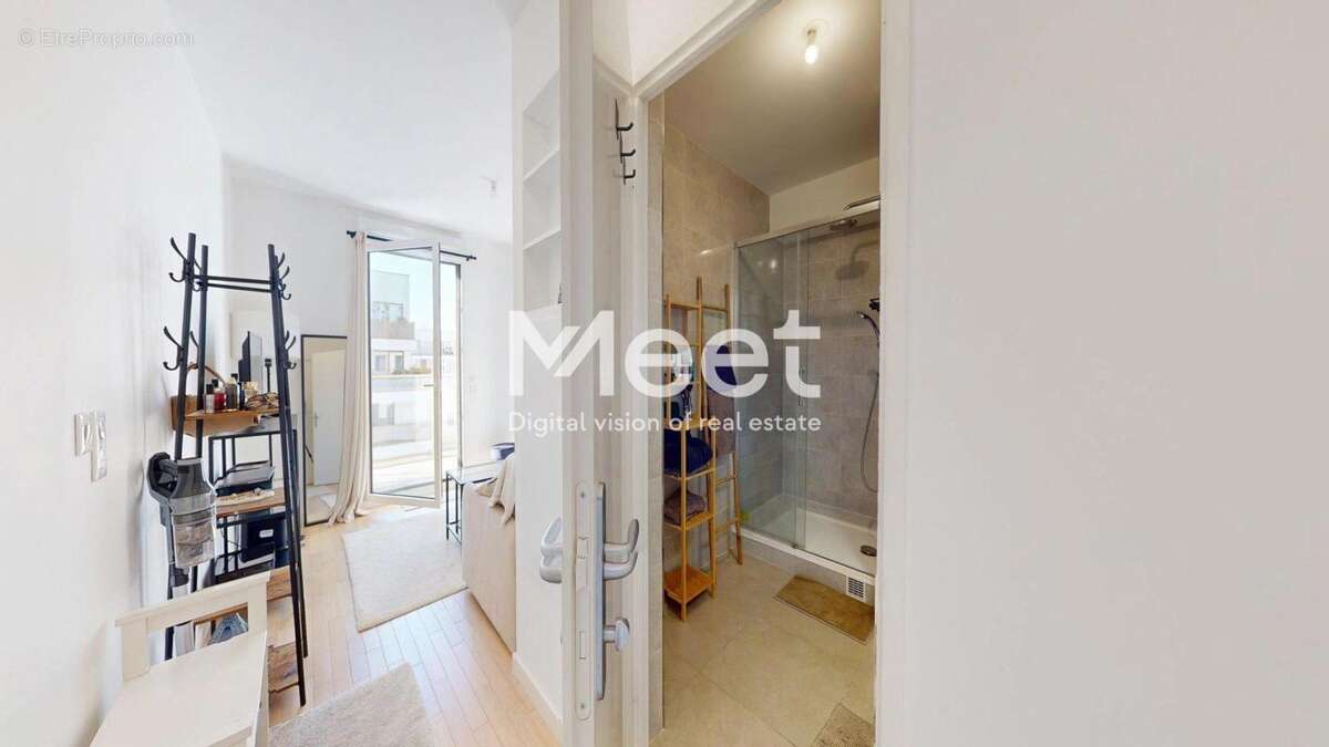 Studio - immeuble récent - balcon - vue dégagée - photo 7
