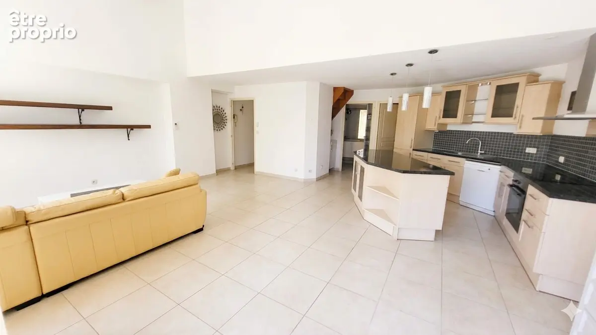 La Ciotat quartier  Peymian ? Grand T2/3 en Duplex 76 m² avec 2 Terrasses (33 m²) et Box fermé - photo 4