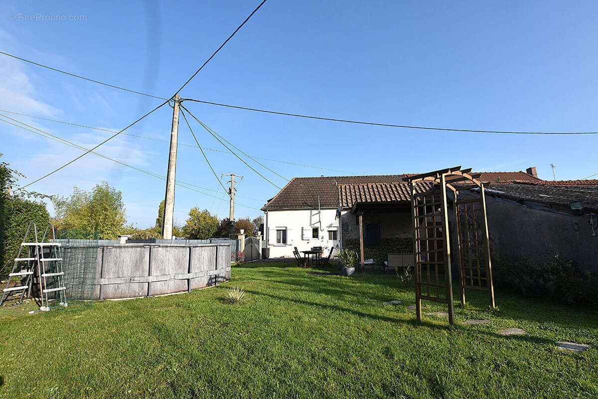 Maison à JALIGNY-SUR-BESBRE