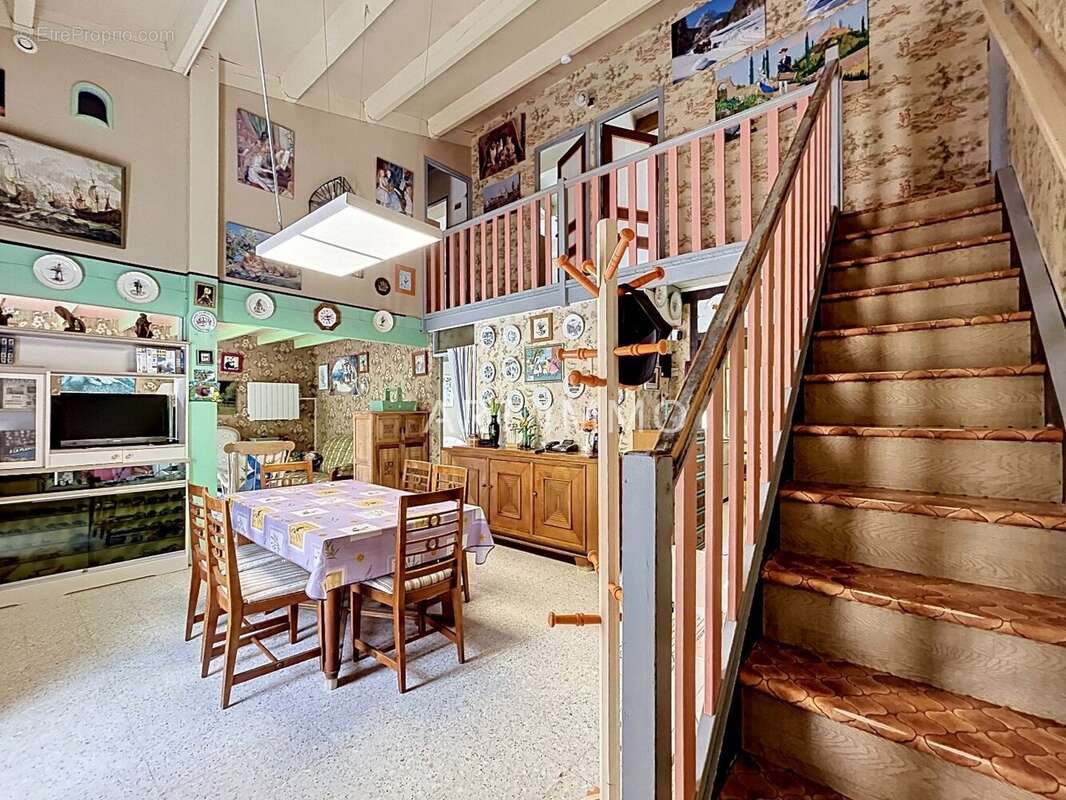 Maison à ROBION