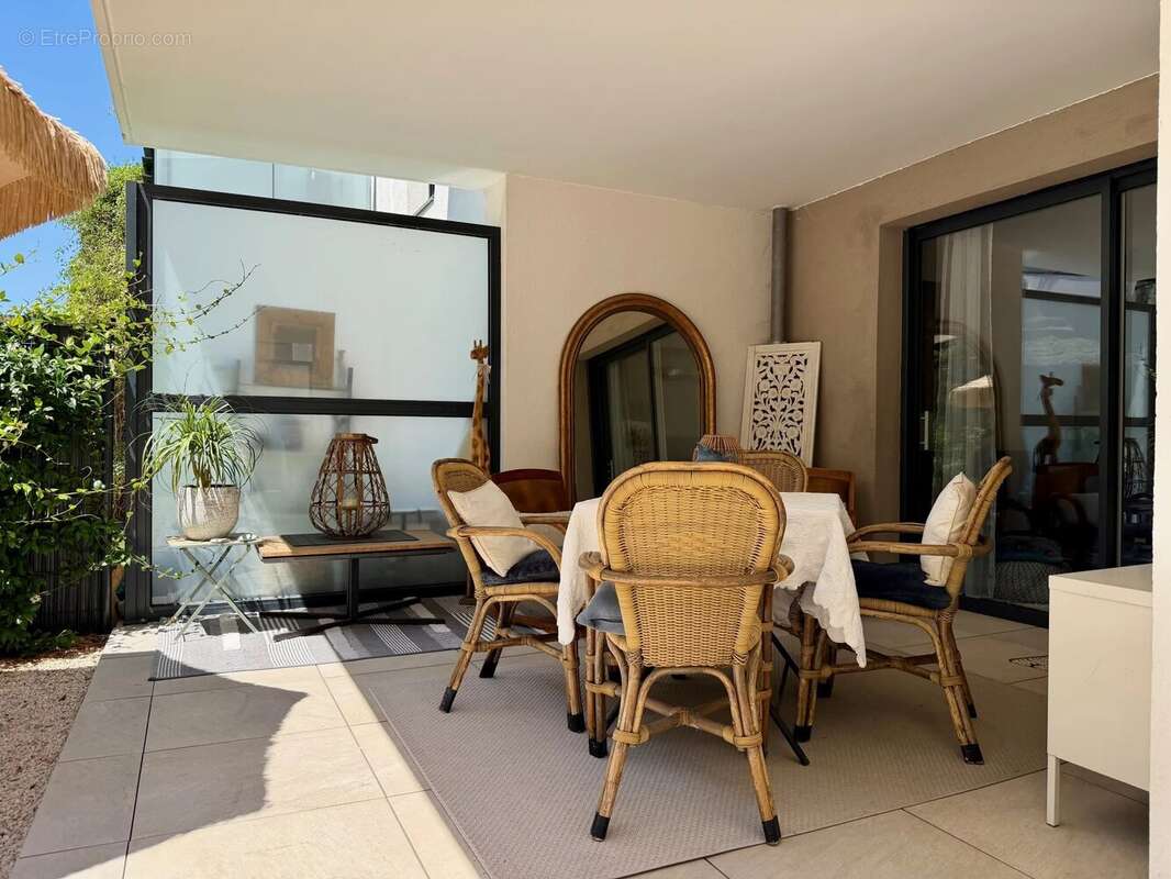 Appartement à SAINT-CYR-SUR-MER