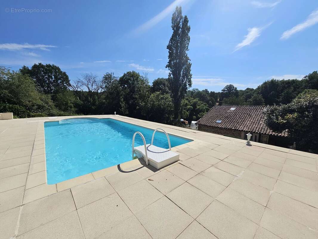 Maison à MONTEMBOEUF