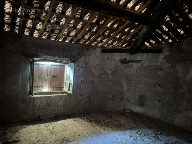 Maison à LA ROQUE-D'ANTHERON