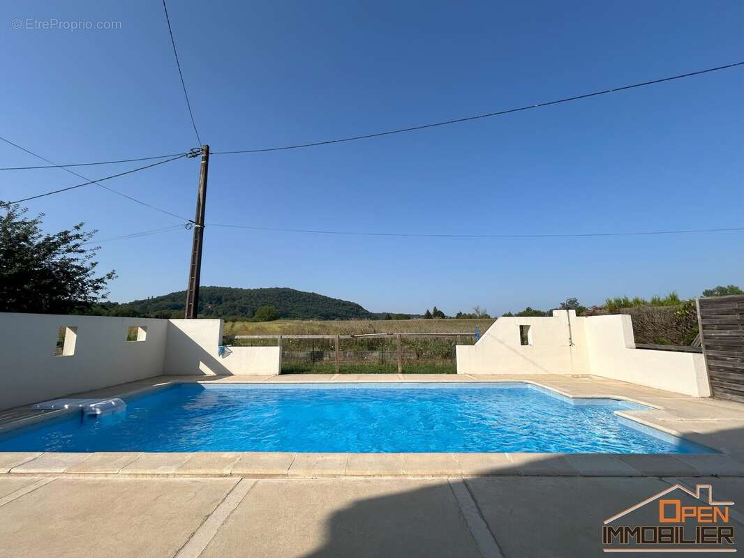 Maison à SAINT-JULIEN-DE-LAMPON