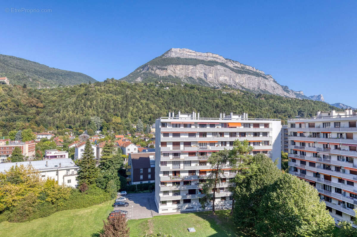 Appartement à MEYLAN