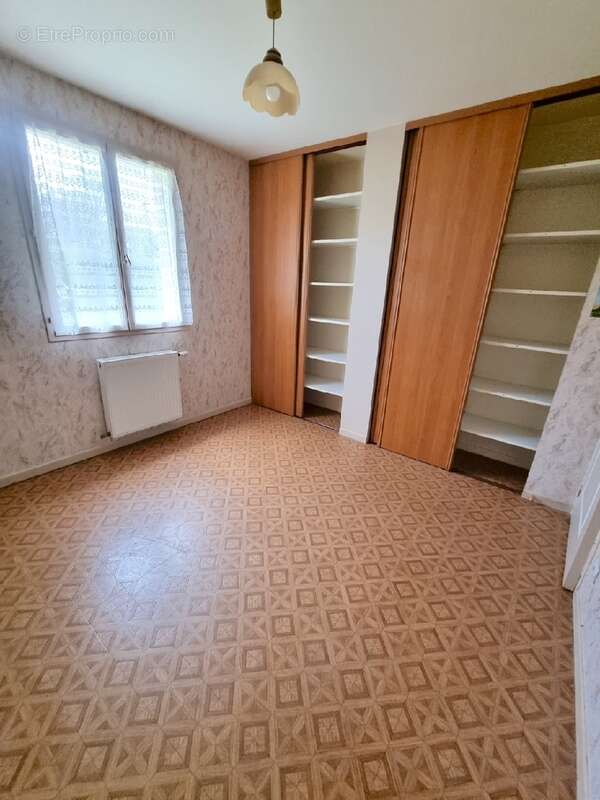 Maison à OZOIR-LA-FERRIERE