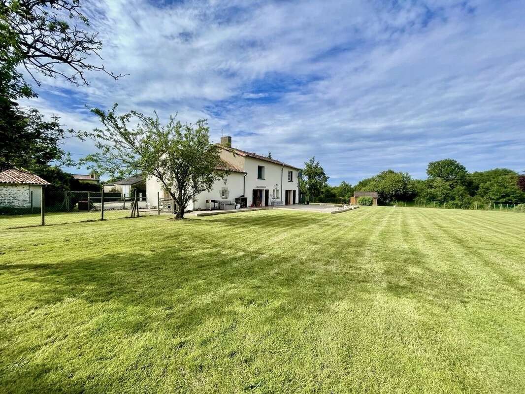 Maison à CHATEAU-GARNIER