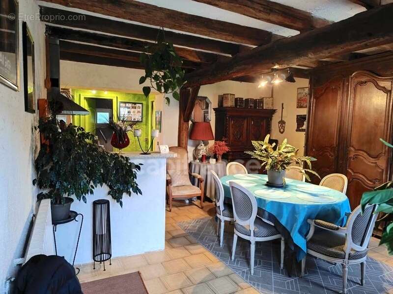 Maison à LES BORDES