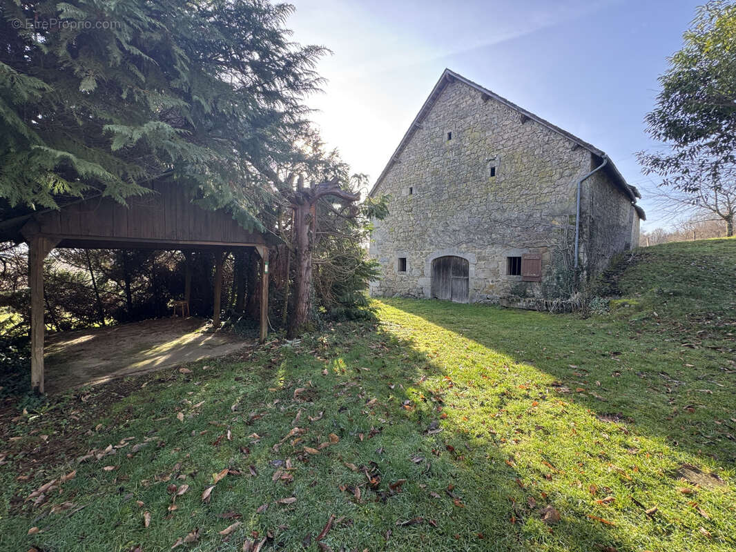 Maison à LIGINIAC
