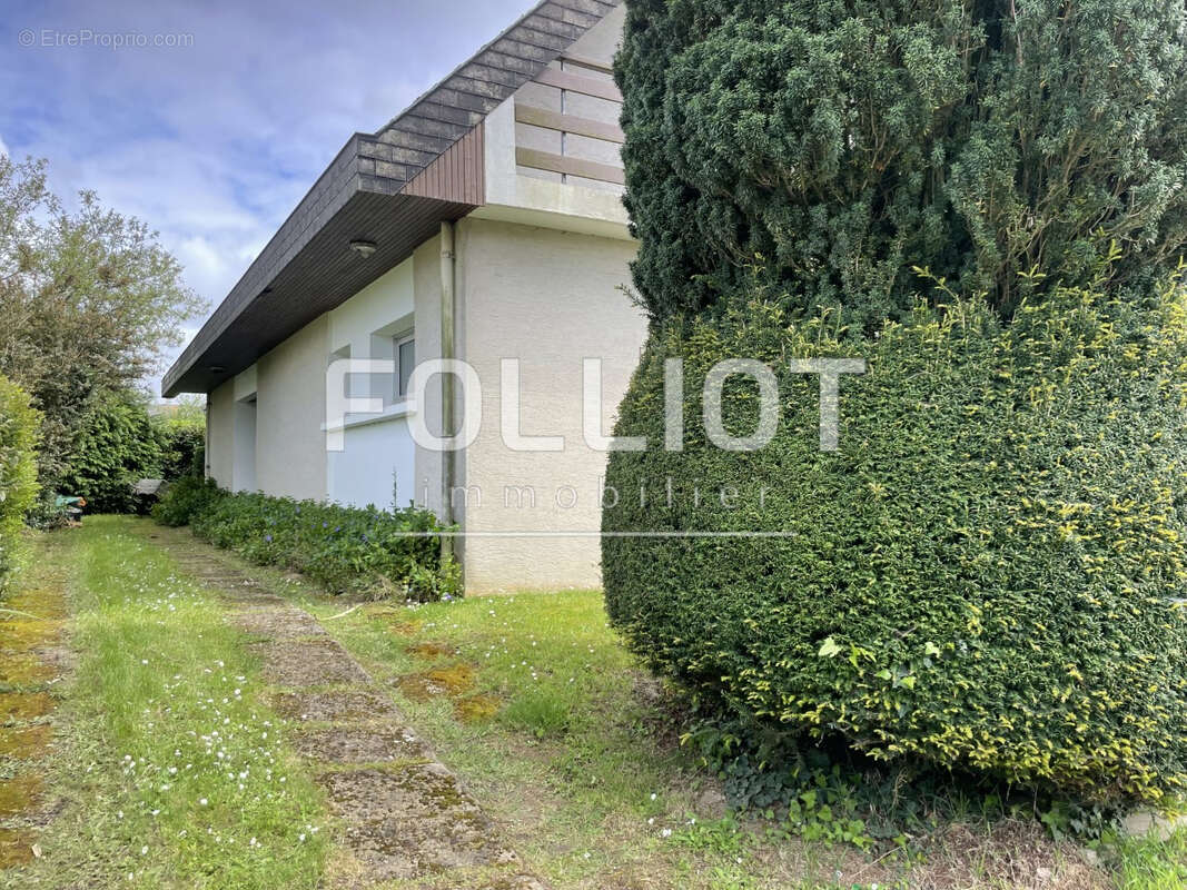 Maison à SAINT-JEAN-DES-CHAMPS