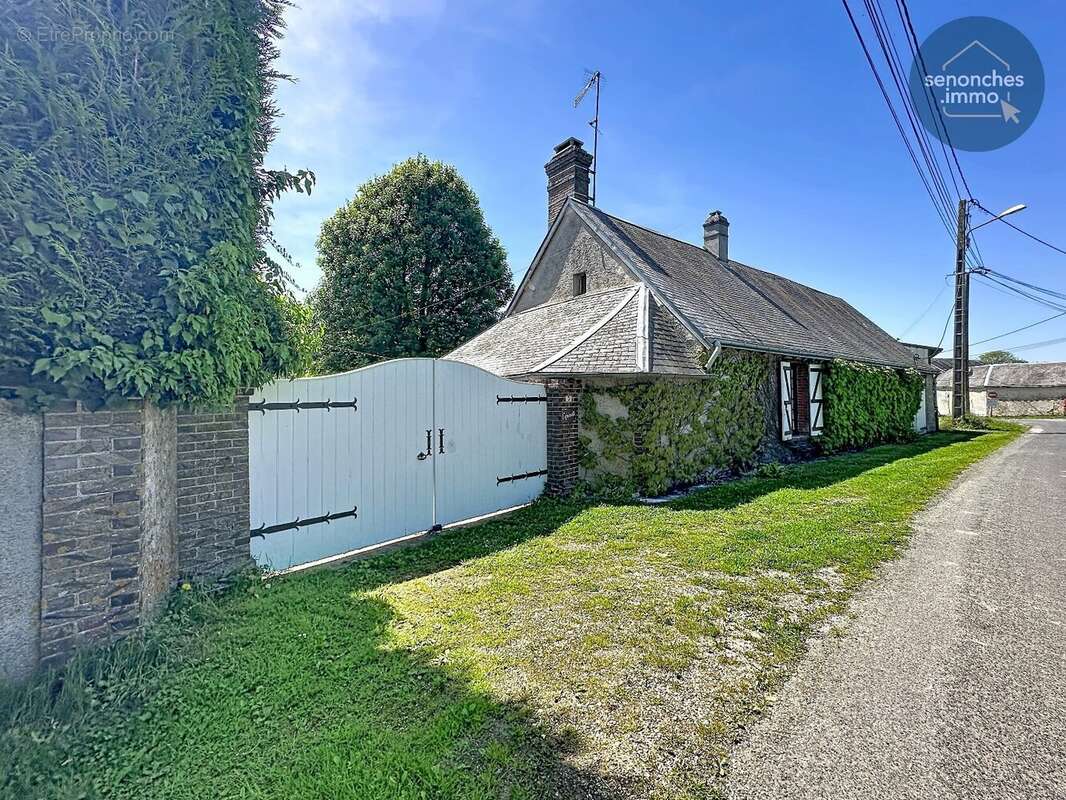 Maison à FAVIERES