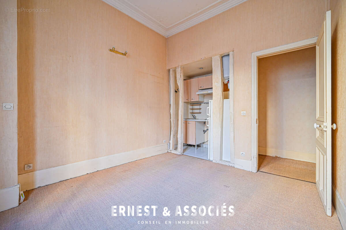 Appartement à PARIS-10E