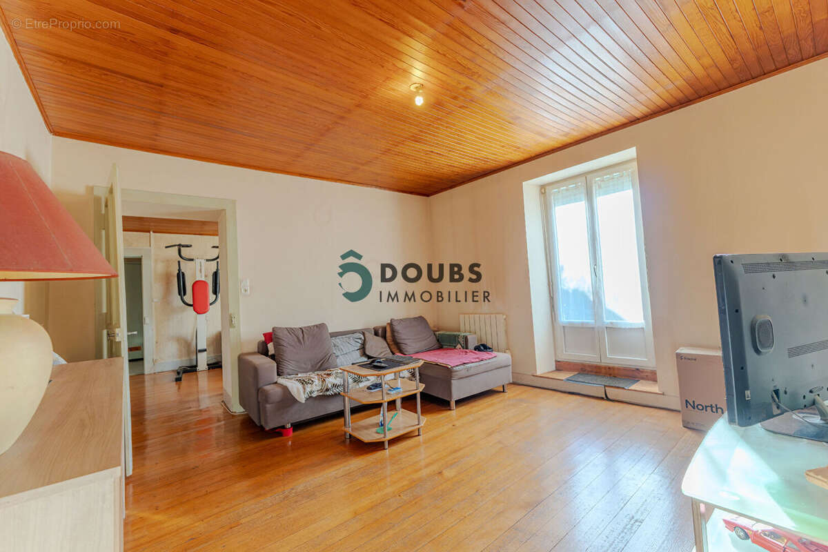 Appartement à VERCEL-VILLEDIEU-LE-CAMP