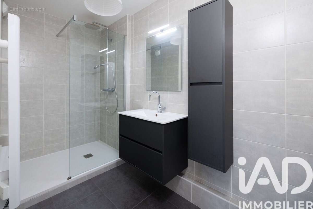 Photo 9 - Appartement à SAINT-GENIS-LES-OLLIERES