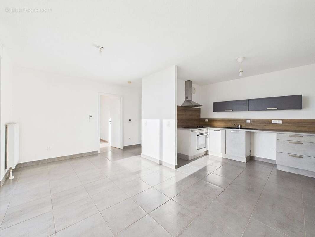 Appartement 2 Pièces Avec Terrasse. - photo 2