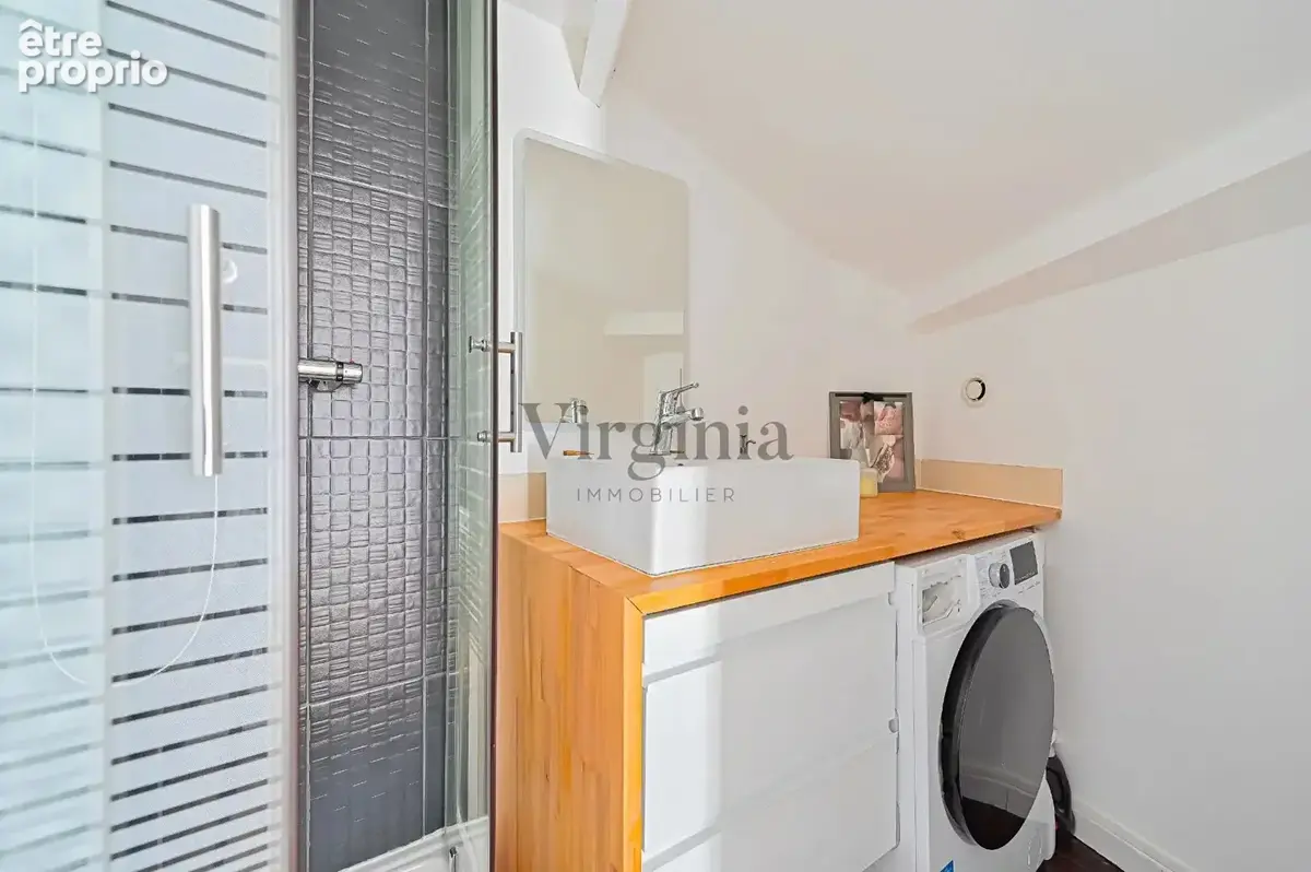 Maison de ville en duplex - Garage - 2 chambres - À deux pas du métro et du marché - photo 12