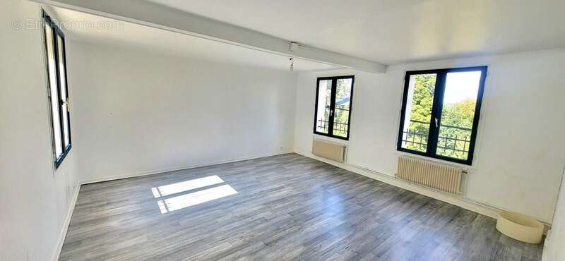 Elbeuf proche Seine : Appt 80 m² avec jardin 80 m², 2 CH et PK intérieurs ... Prix attractif ! - photo 2