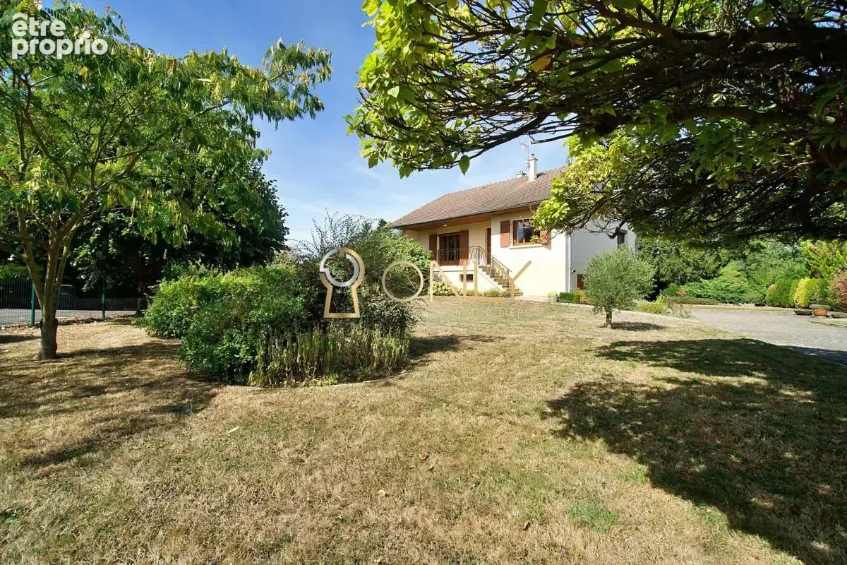 Photo Maison à Savigneux au prix de 329 000€
