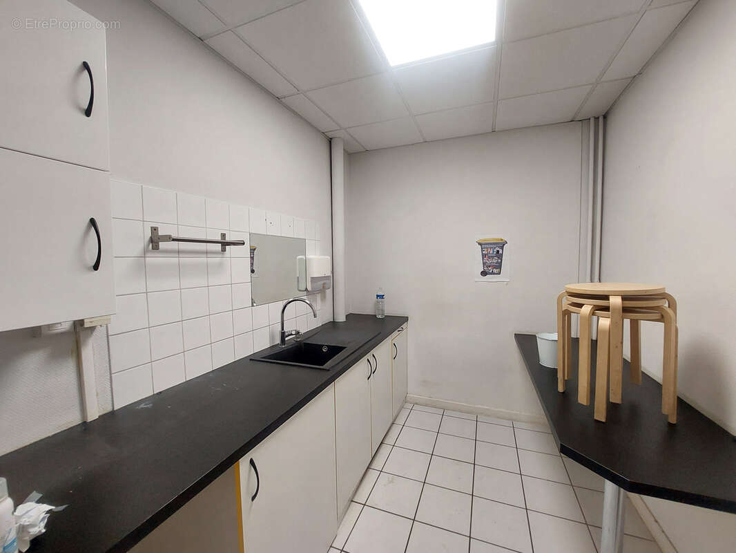 À vendre   Bureaux professionnels en centre de Villefranche - photo 9