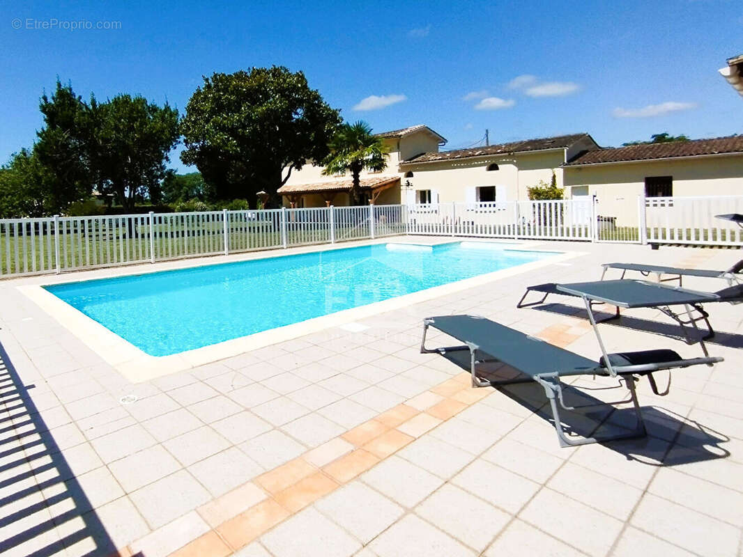 Maison Pineuilh 7 pièce(s) 165 m2 - photo 2
