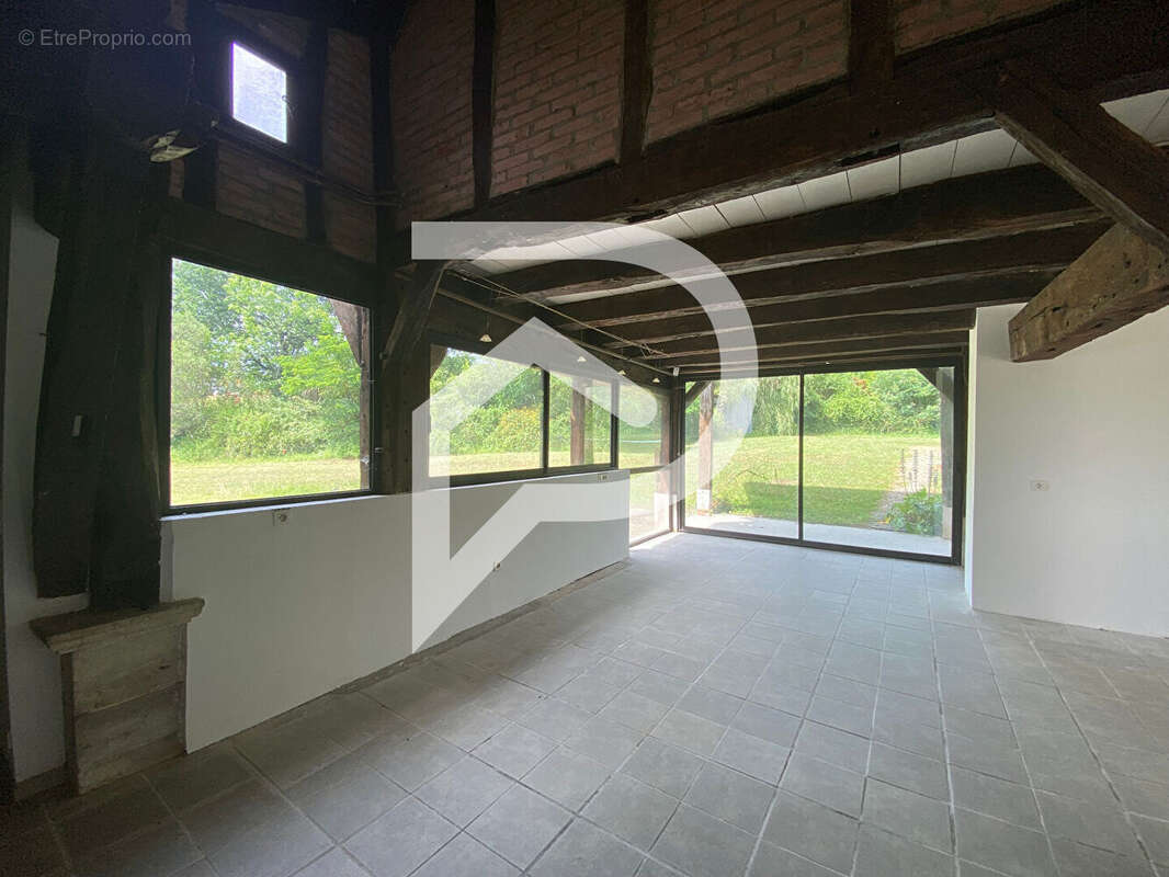Demeure de charme, 9 pièces 267 m² et ses dépendances sur 2 Hectares, POUILLON - photo 4