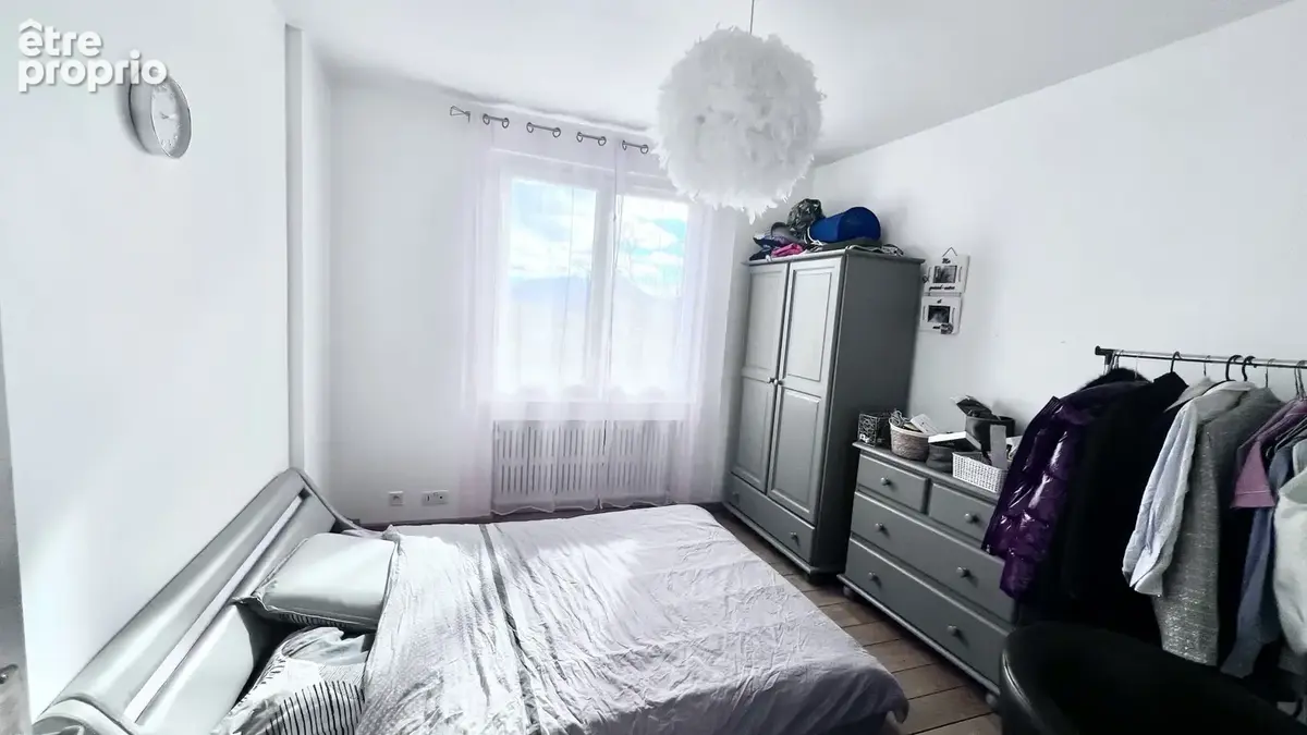 Maison familiale avec dépendance, cheminée, chambre en rez-de-chaussée, implantée sur un terrain de 2 500 m2 - photo 7