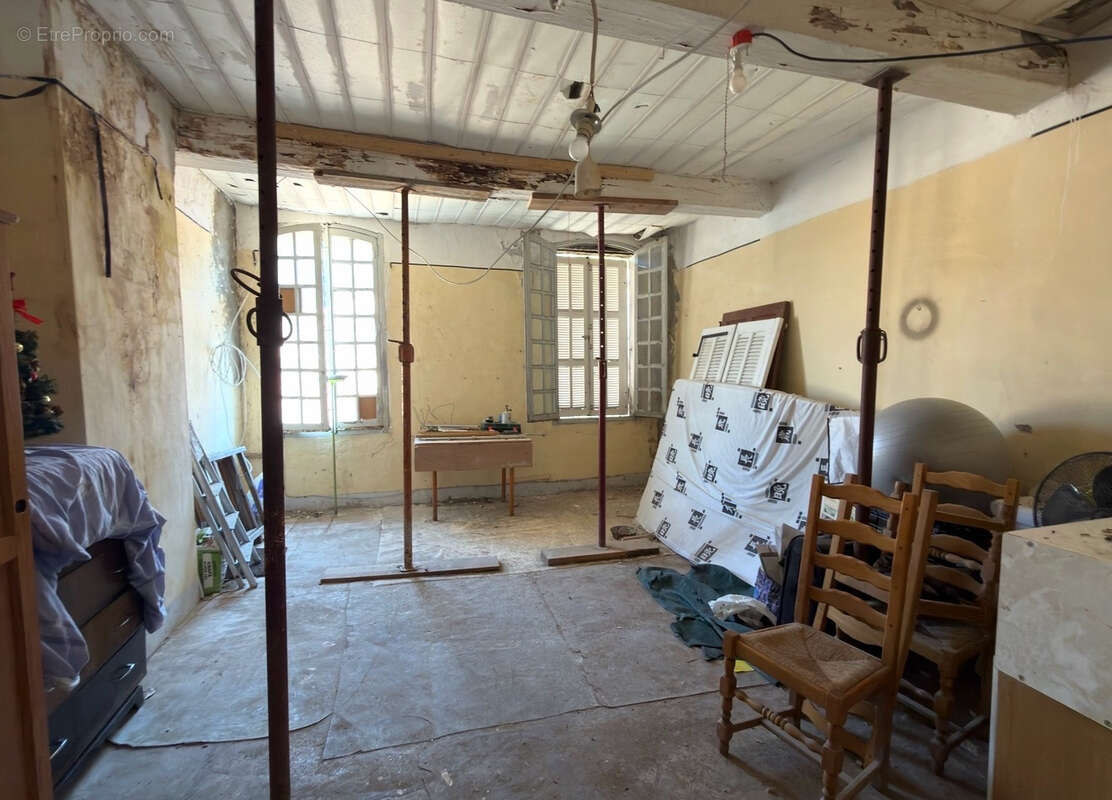 Appartement T2 + studio attenant Le Luc 70 m2 - photo 8