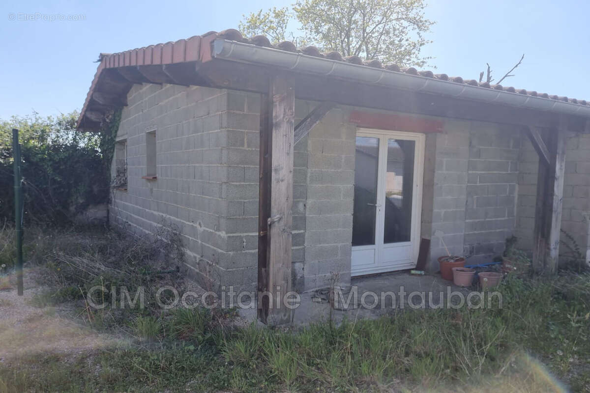 Commerce à MONTBETON