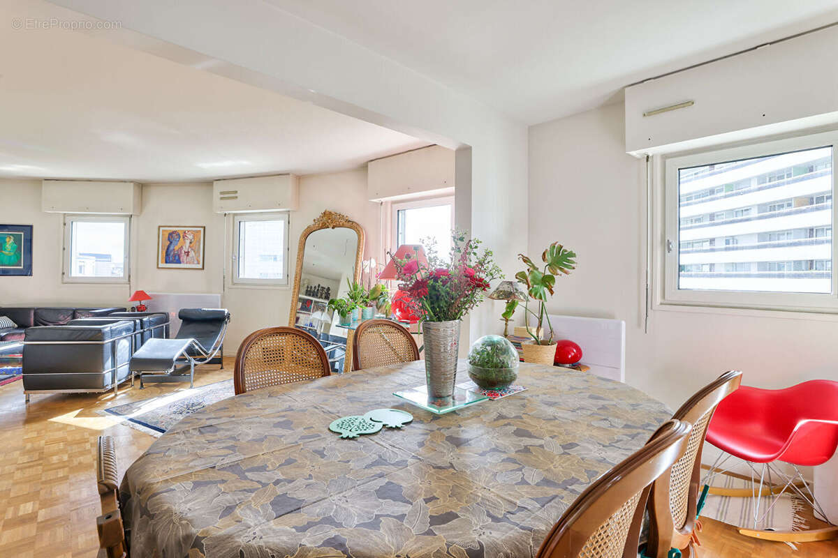 Appartement à PARIS-15E