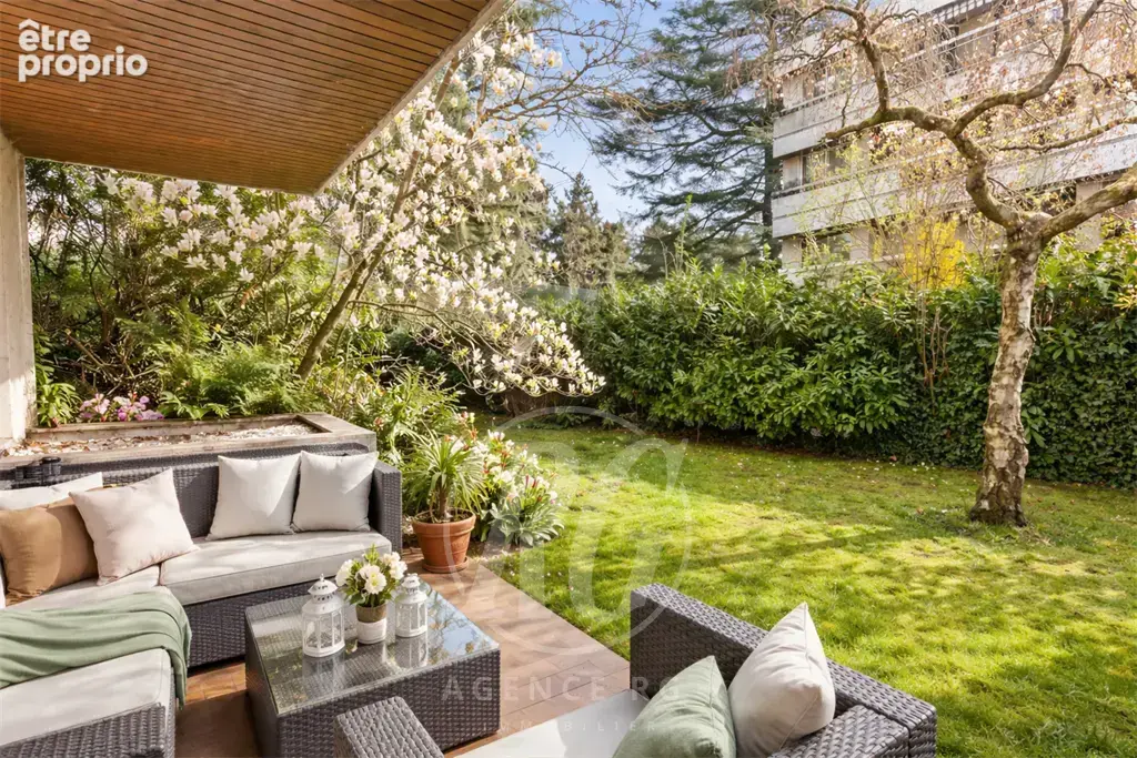 Appartement traversant avec jardin privatif de 500 m² - photo 1