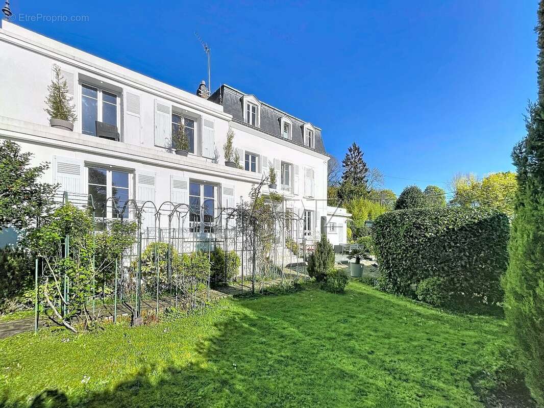 Charme indéniable pour cette maison Mansart - photo 17