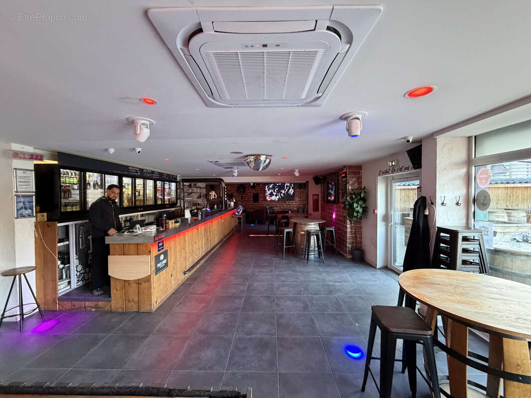 Commerce à SIX-FOURS-LES-PLAGES