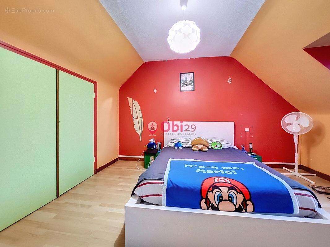 Maison à CHATEAUNEUF-DU-FAOU