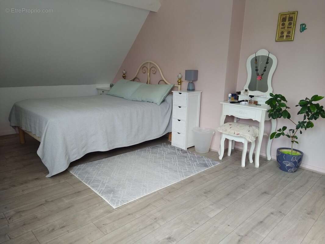 Maison à CHENOVE