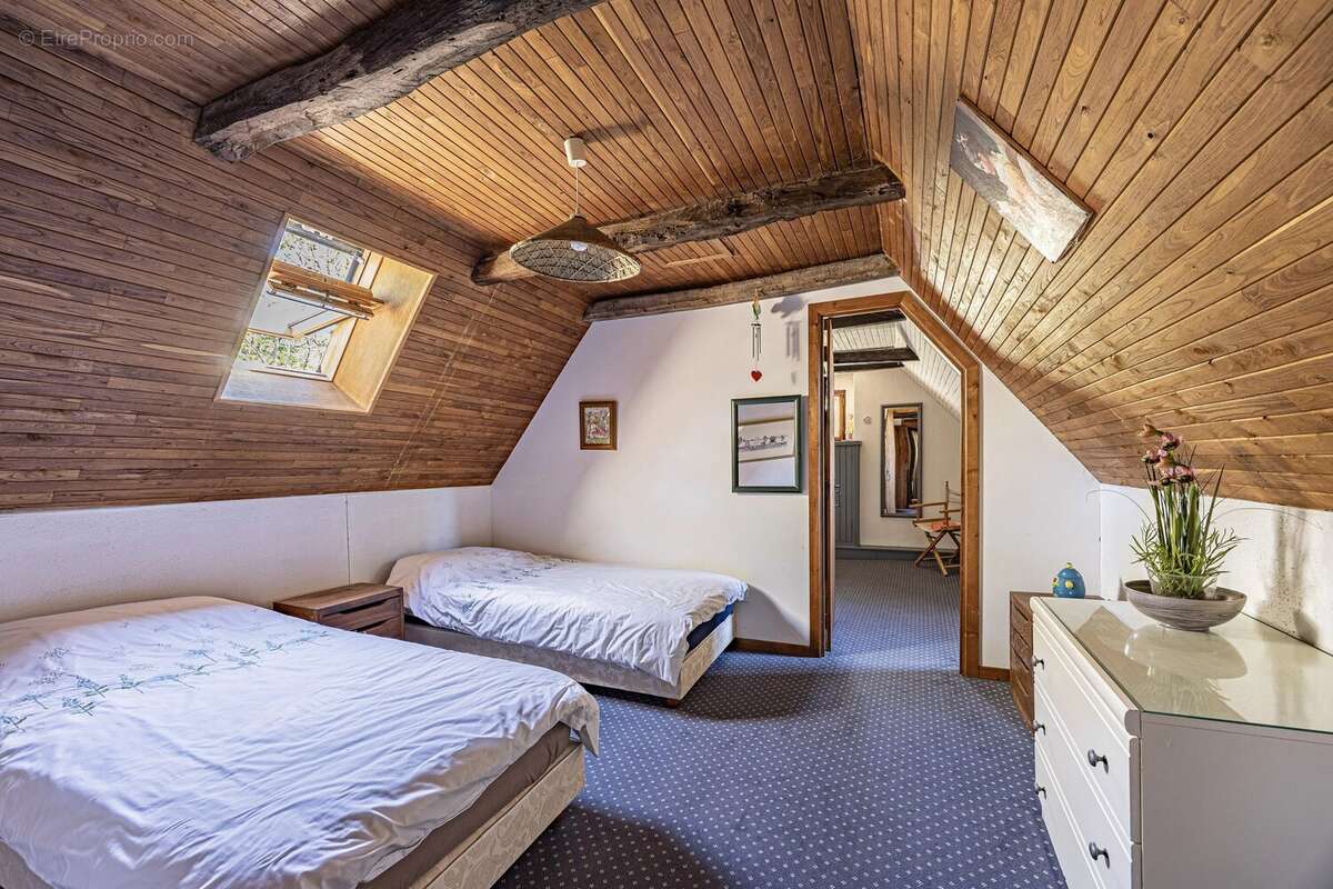 Secteur Causses du Quercy: charmante maison en pierre avec piscine et 2 granges - photo 12