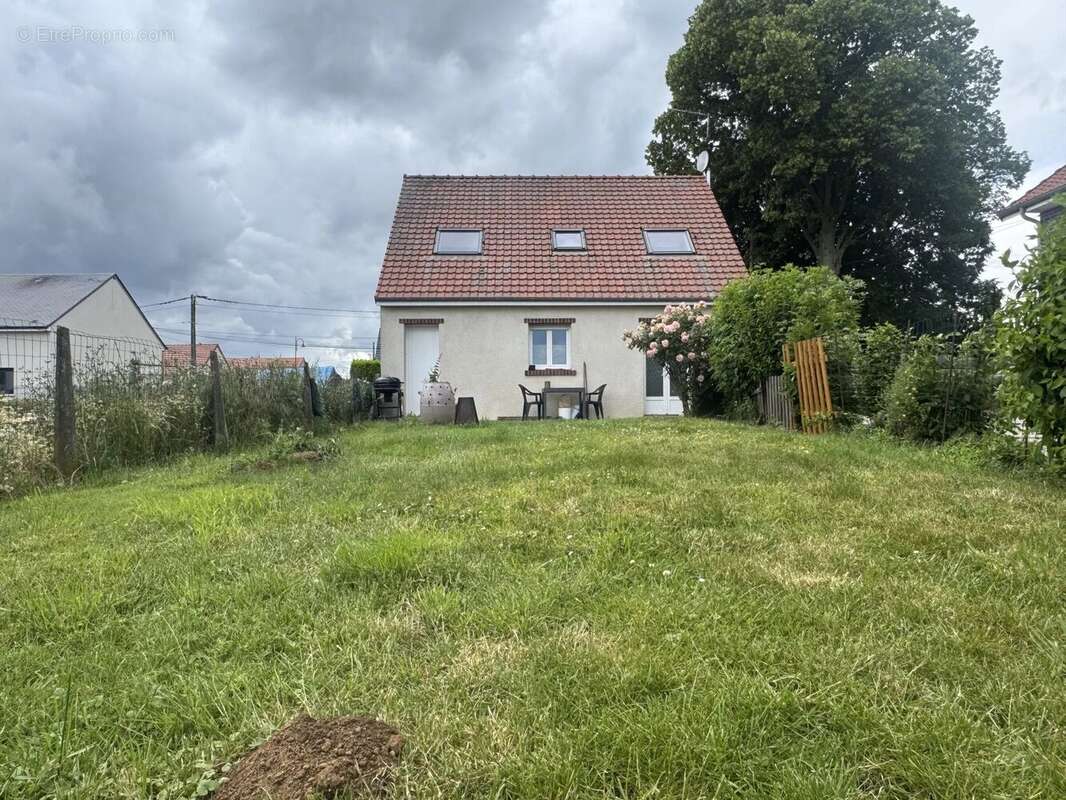 Maison à GENTELLES