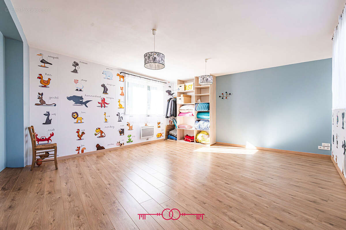 Maison à MAILLY-CHAMPAGNE