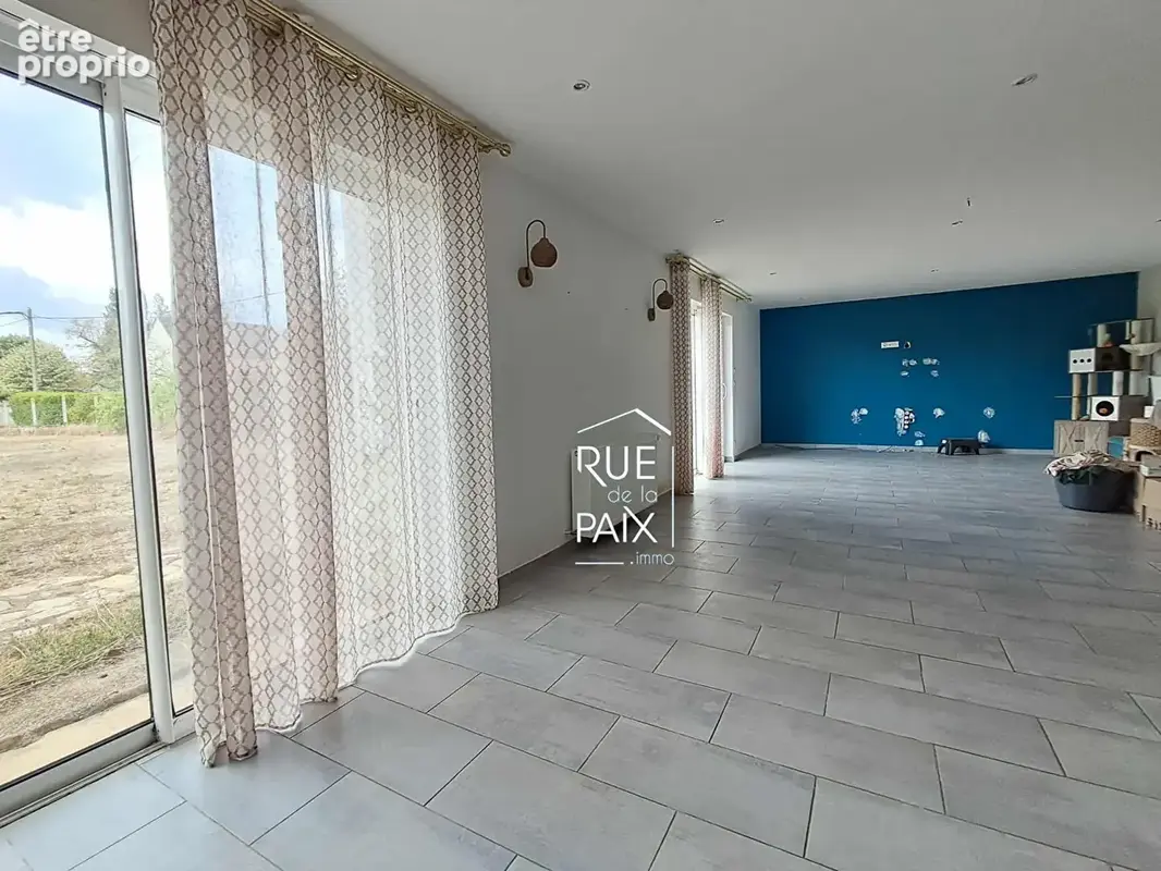 Maison d'habitation avec dépendances et jardin - photo 2